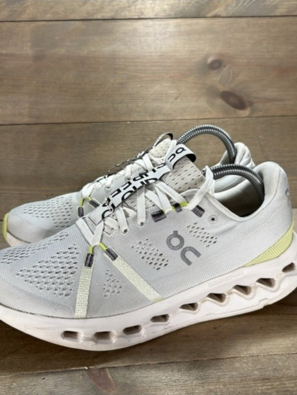 on cloudsurfer womens size 9 shoes gray white athletic running sneakers - Picture 5 of 5